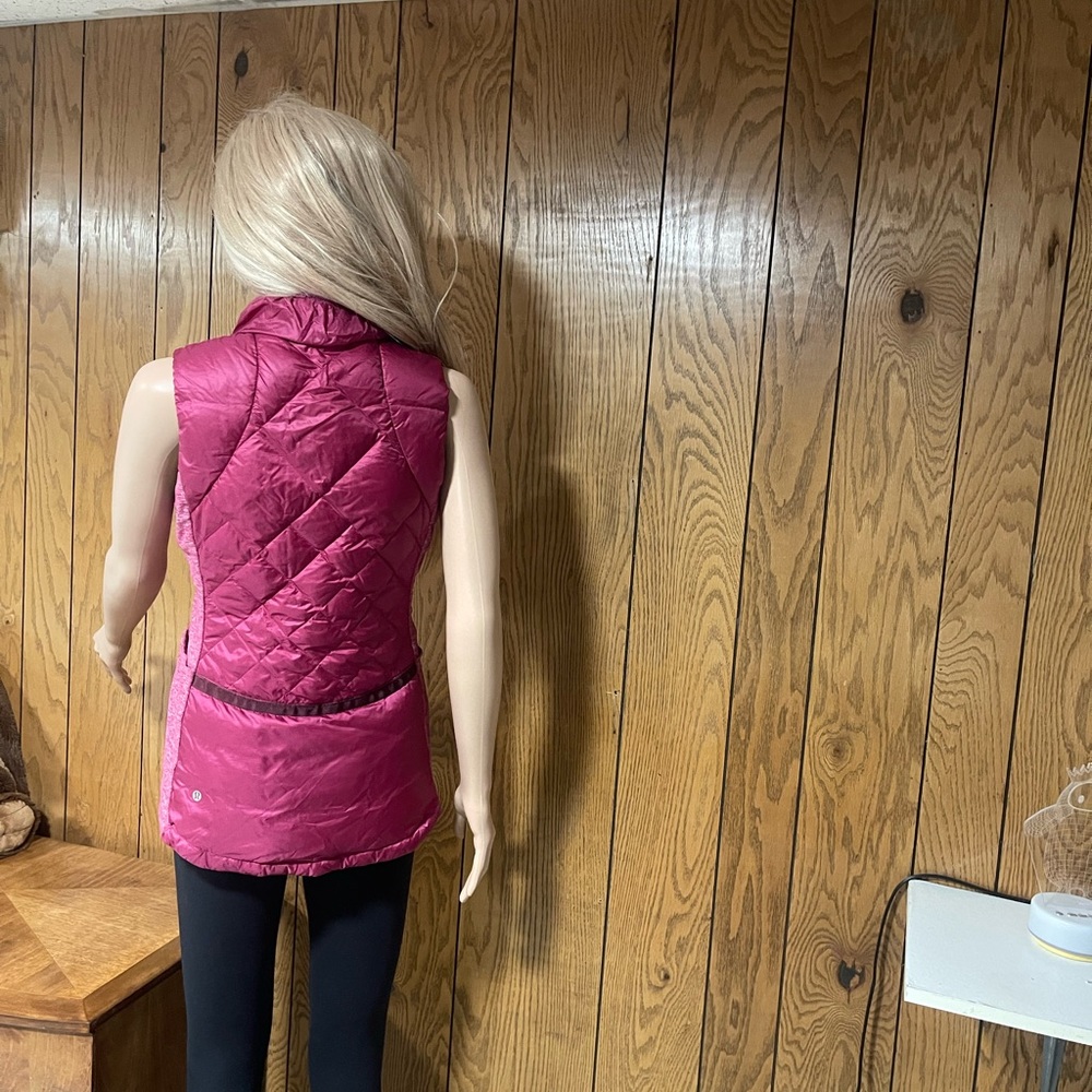 Lululemon" Down For A Run Vest-Berry Rumble - Picture 6 of 16